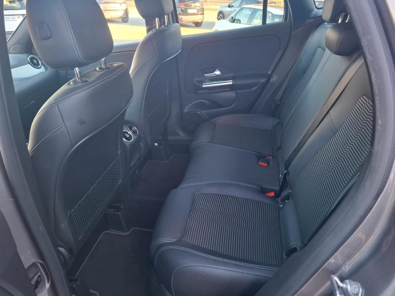 MERCEDES GLA 200 BENZINA 163 CV SPORT PLUS AUTO