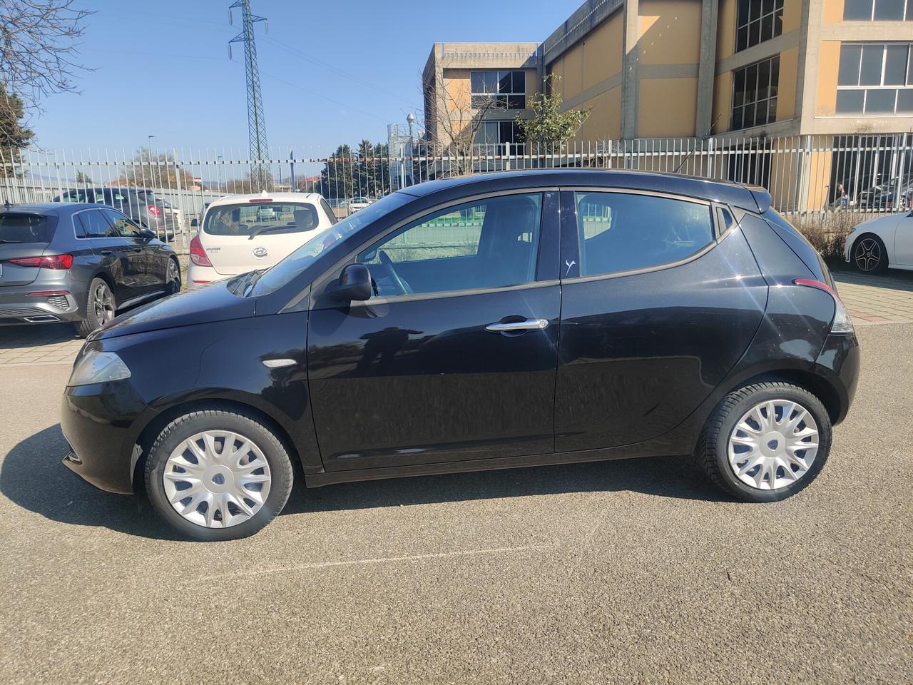 Lancia Ypsilon 1.2 69 CV 5 porte