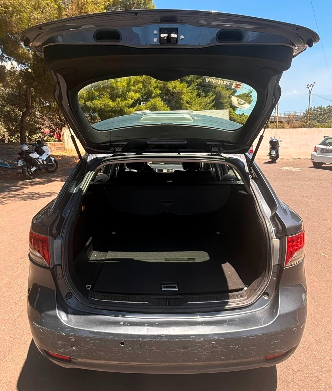 Toyota Avensis 2.0 D-4D Wagon Executive