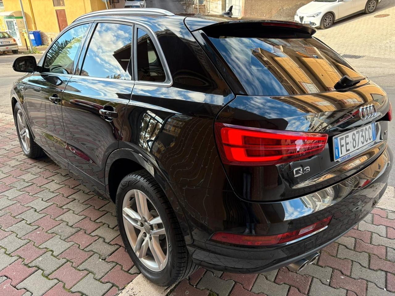 Audi Q3 2.0 TDI 120 CV S-LINE