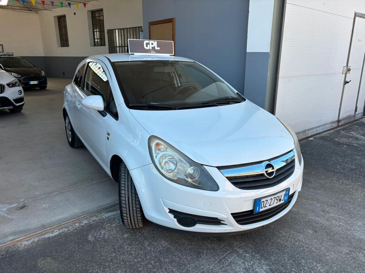 Opel Corsa 1.2 80CV 3 porte GPL-TECH Edition