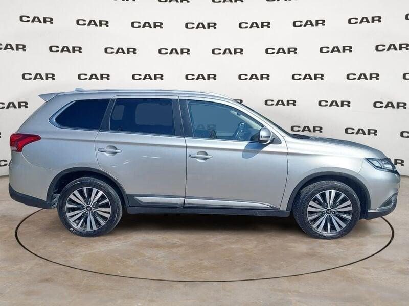Mitsubishi Outlander Outlander 2.0 4WD GPL Bi-fuel CVT Instyle SDA 7 posti