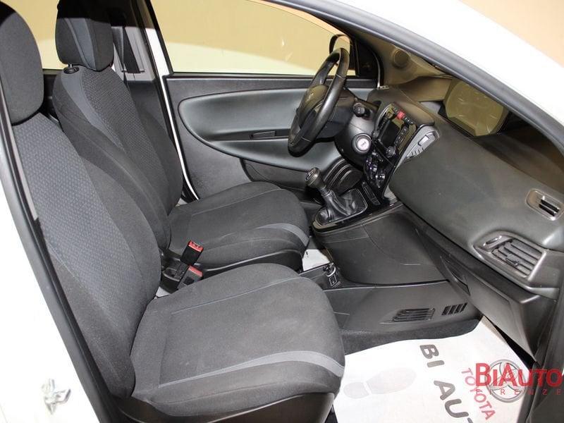 Lancia Ypsilon 1.3 MJT 16V 95 CV 5 porte S&S Silver