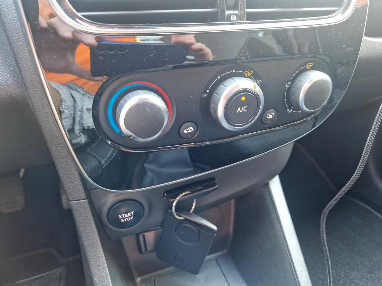 Renault Clio 0.9TCe 75cv 5 porte Moschino Zen