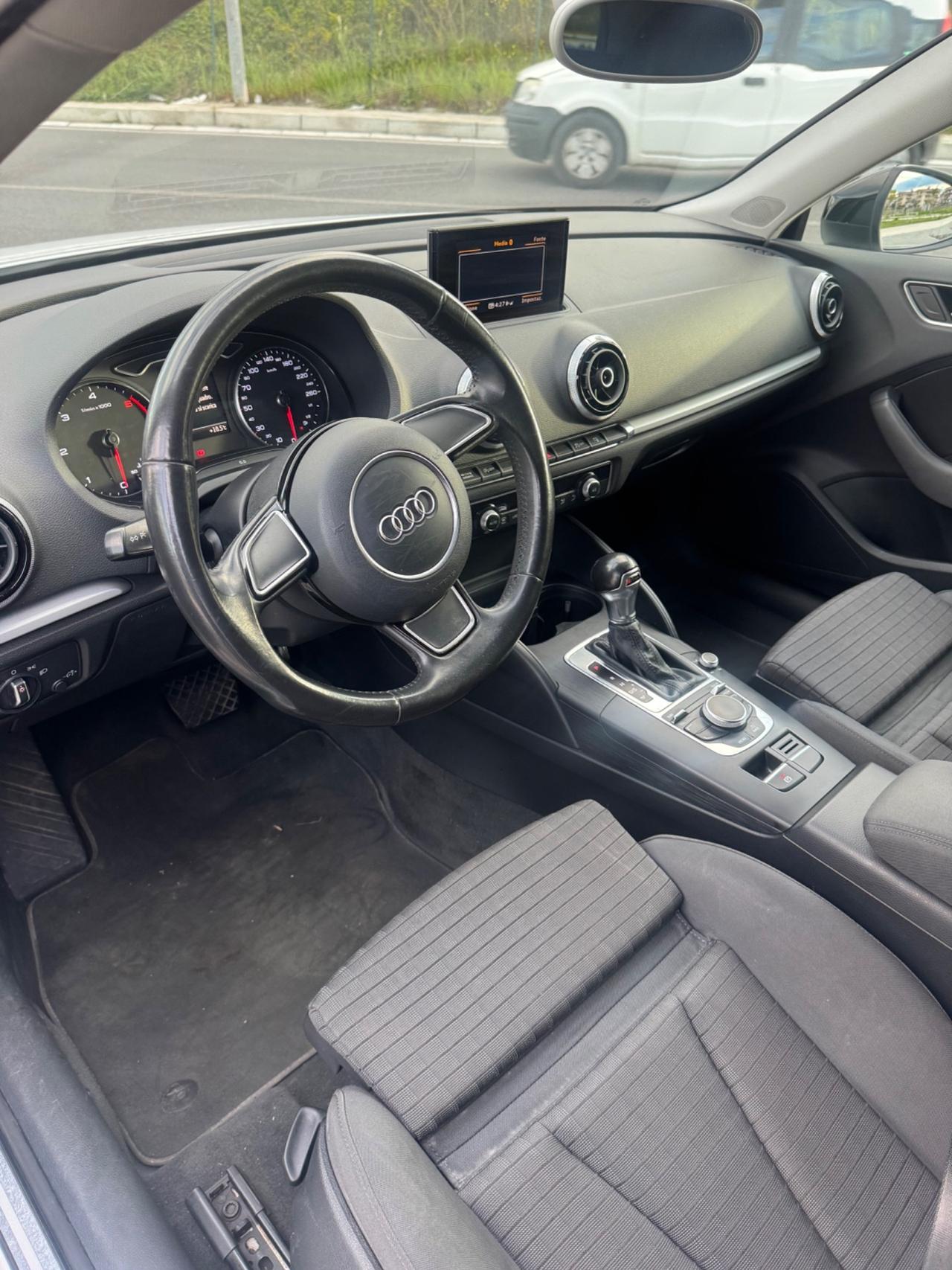 Audi A3 1.6 TDI clean diesel S tronic Ambiente