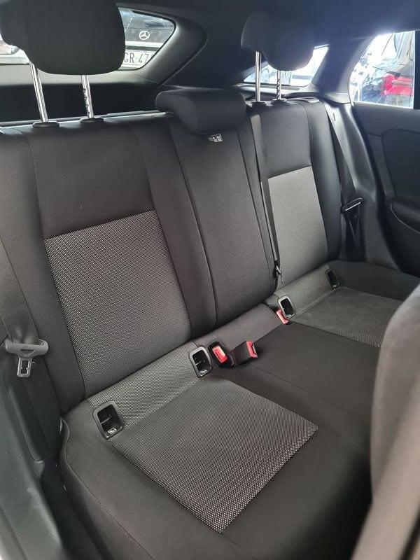 Mercedes-Benz CLA 180 d Automatic Business