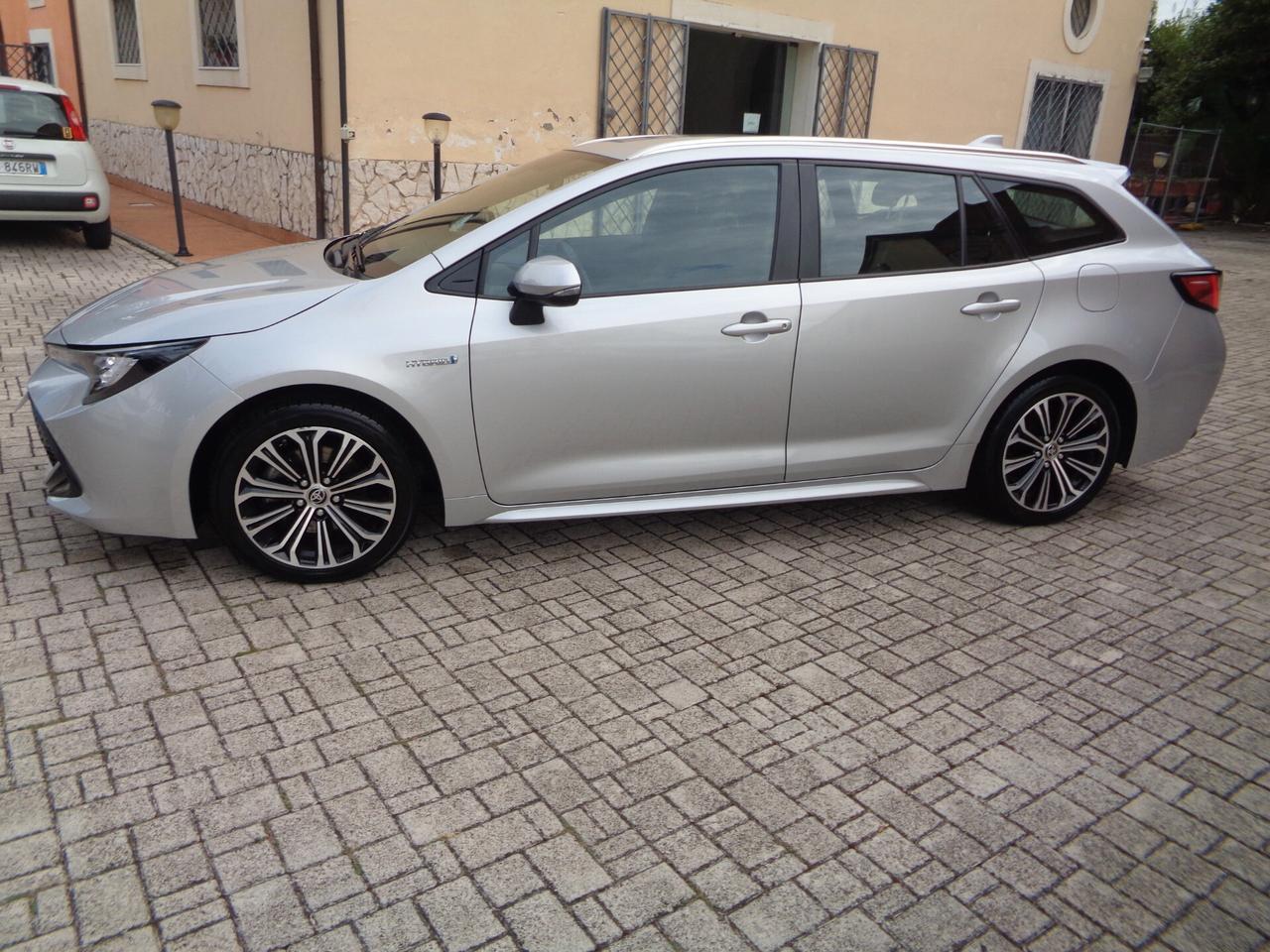 Toyota Corolla Touring Sports 2.0 Hybrid Business NESSUN VINCOLO DI FINANZIAMENTO