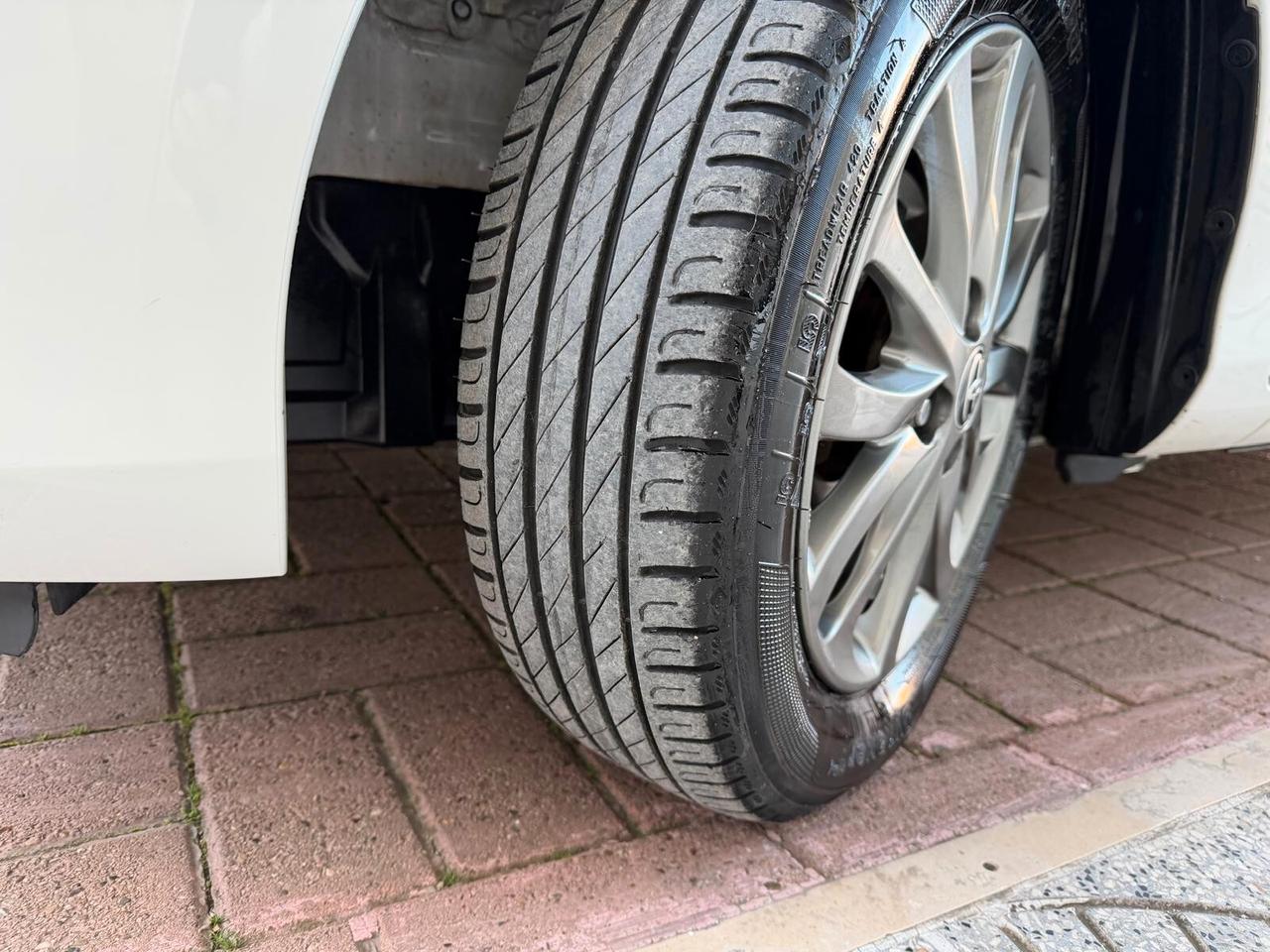 Toyota Yaris 1.0 5 porte Active