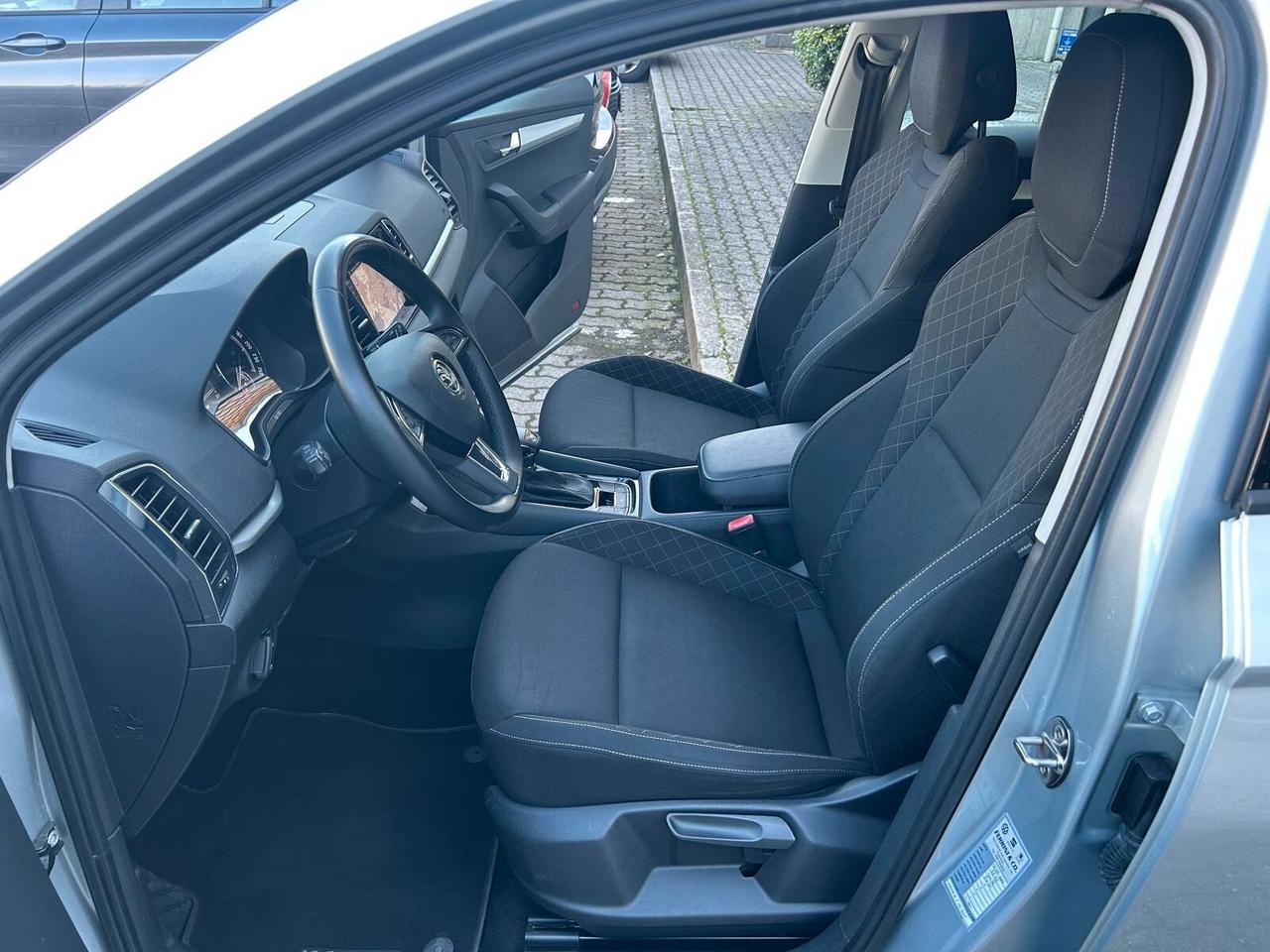 Skoda Karoq 1.6 tdi scr Executive dsg GRANDINATA