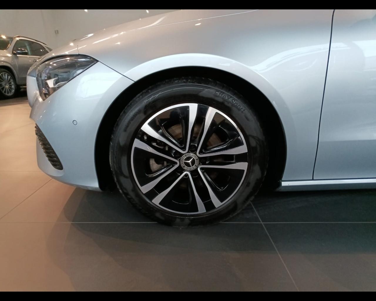 Mercedes-Benz CLA Sh.Brake - X118 2023 - CLA Shooting Brake 180 d Advanced auto