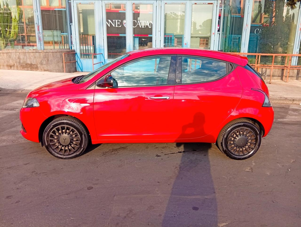 Lancia Ypsilon 1.0 FireFly 5 porte S&S Hybrid Ecochic Gold
