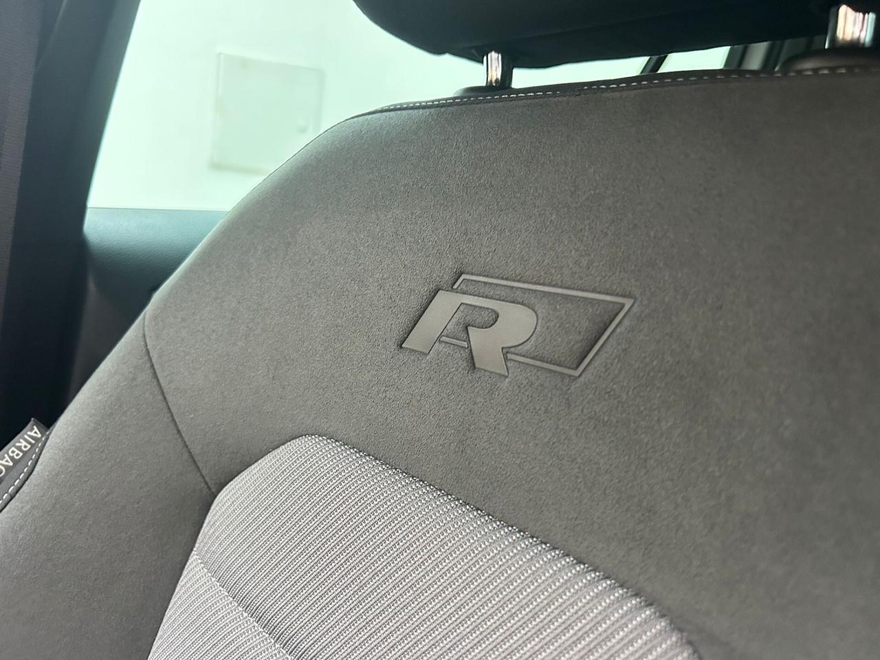 Volkswagen Golf 1.6 TDI 110Cv R-LINE DSG/LED-2017