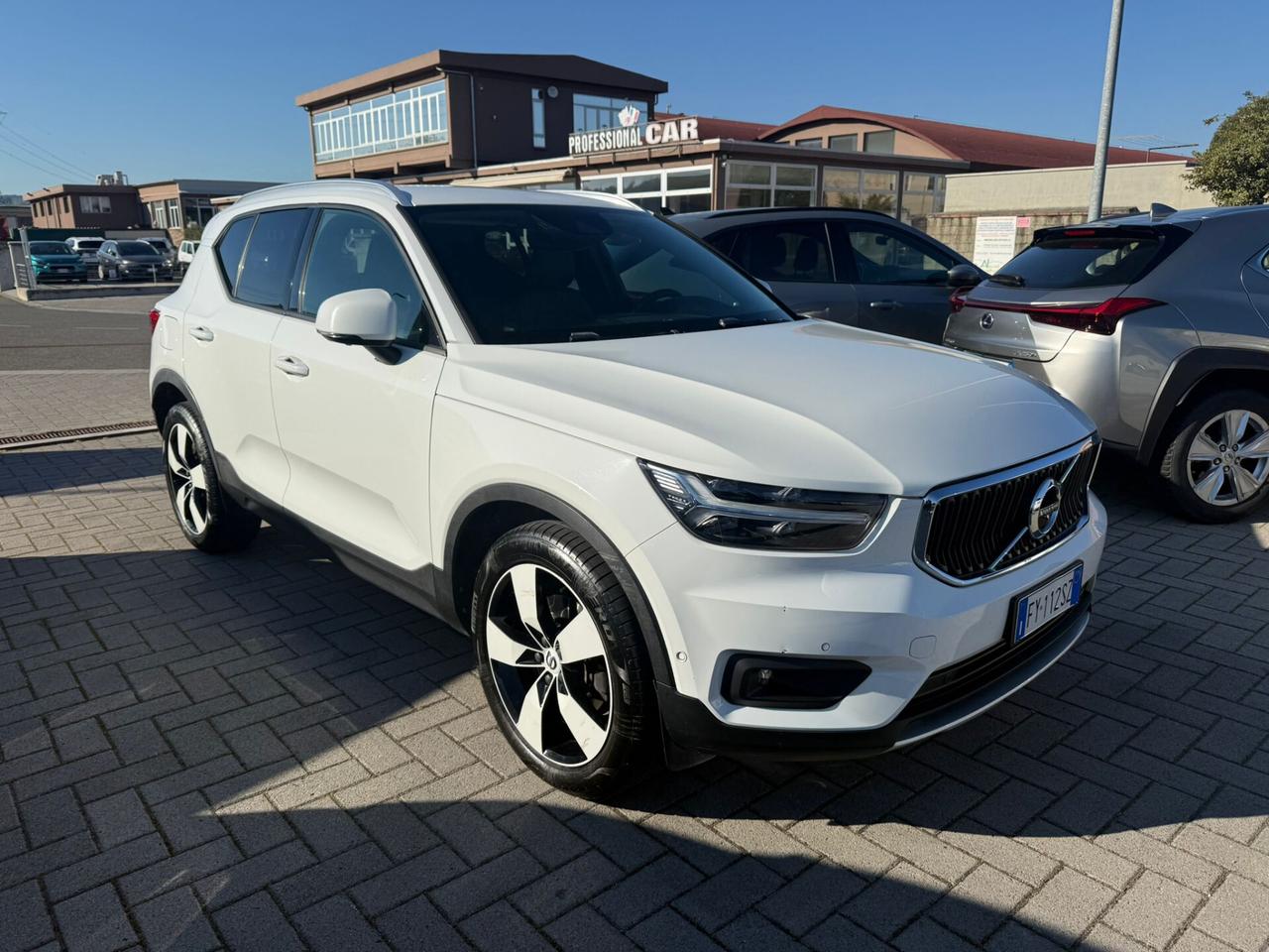 Volvo XC40 2.0 diesel -auto-4x4-D3 AWD Geartronic Momentum *PREZZO REALE*