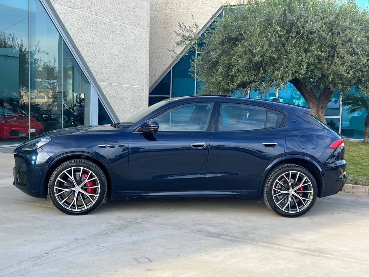 Maserati Grecale 2.0Modena 330cv possibilità noleggio no scoring