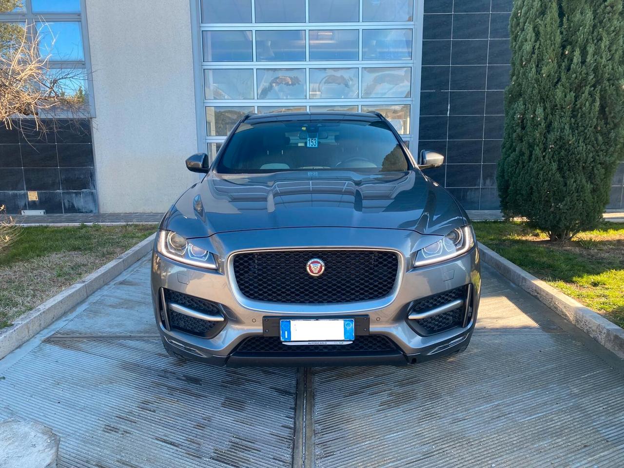Jaguar F-Pace 2.0 D 180 CV AWD aut. R-Sport