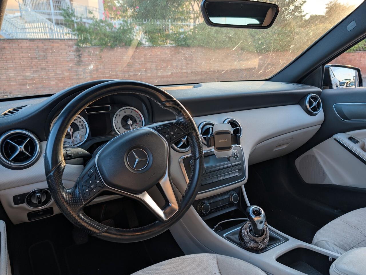Mercedes-benz A 180 BlueEFFICIENCY Premium