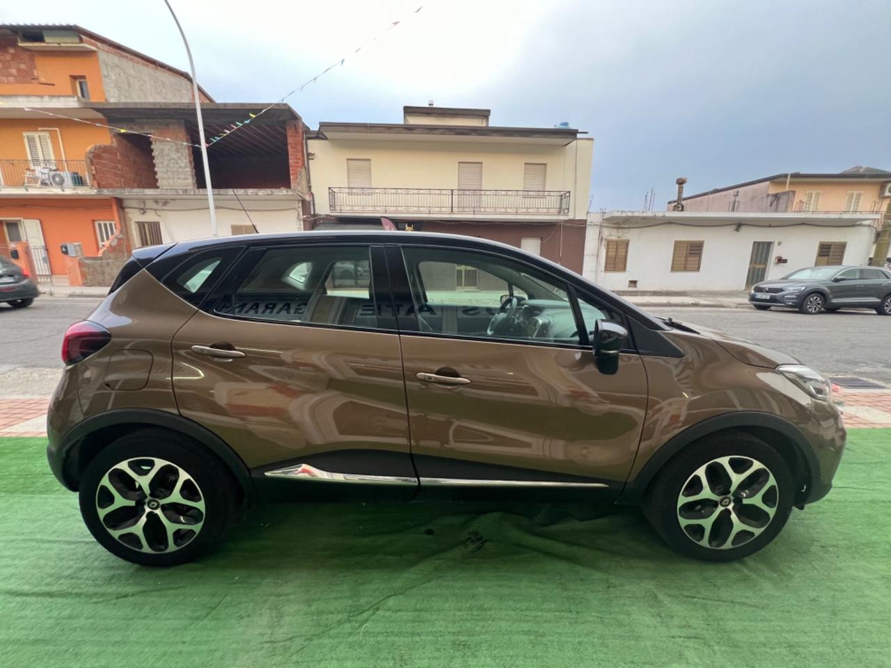Renault Captur dCi 8V 110 CV Start&Stop Energy Initiale Paris