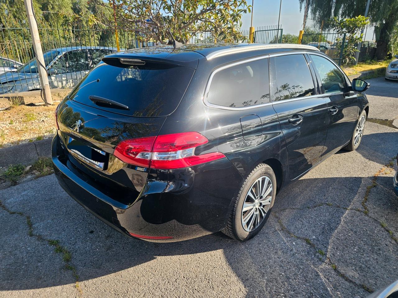 Peugeot 308 BlueHDi 130 S&S SW Allure