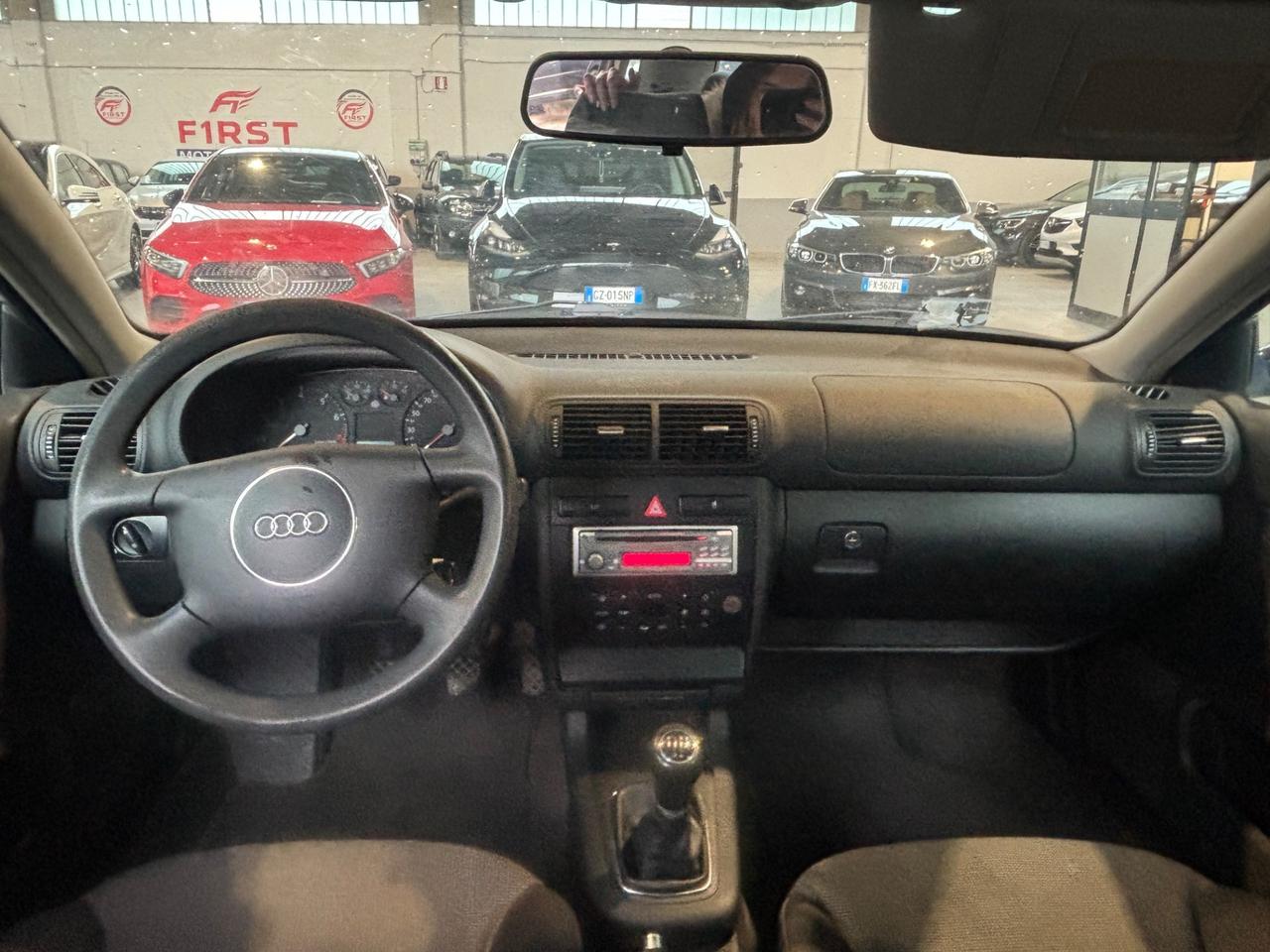 Audi A3 1.8 20V cat 5p. Ambiente