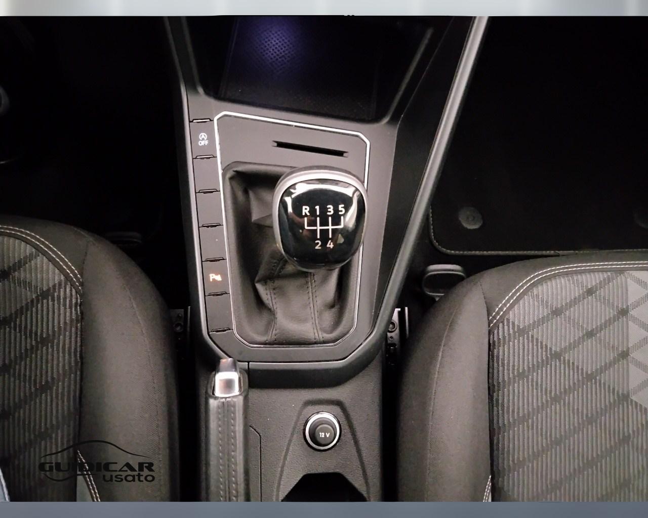 VOLKSWAGEN Polo VI 2022 - Polo 1.0 tsi R-Line 95cv