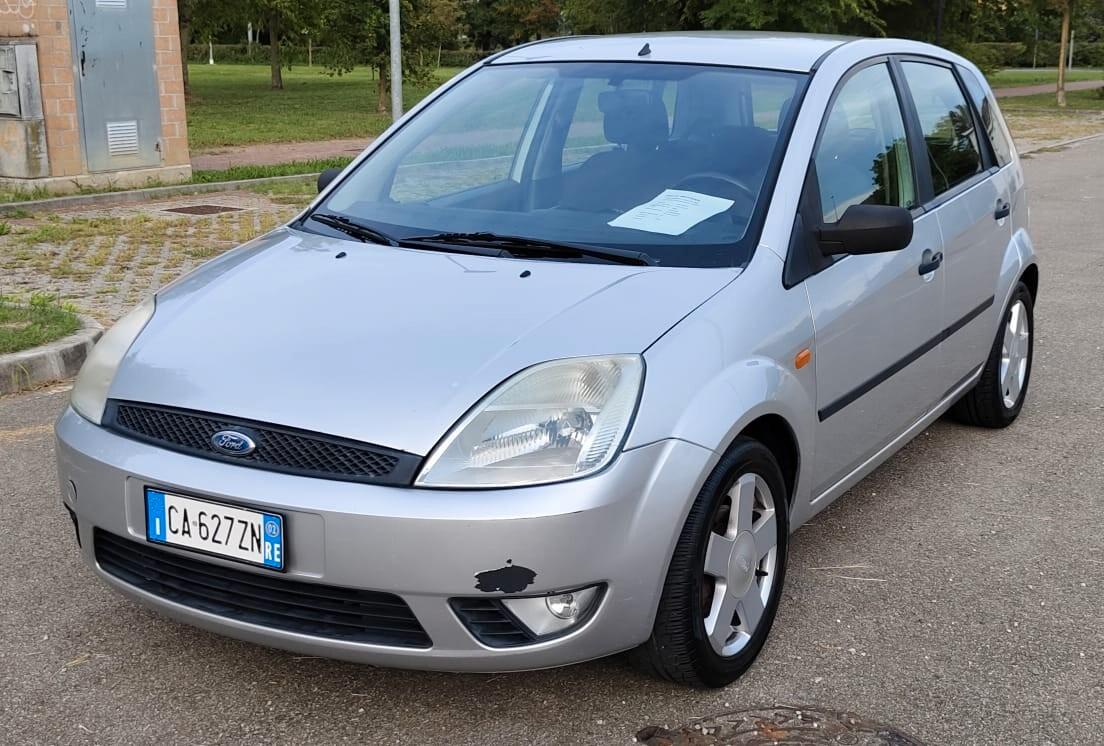 Ford Fiesta 1.4 16V 5p. Ghia