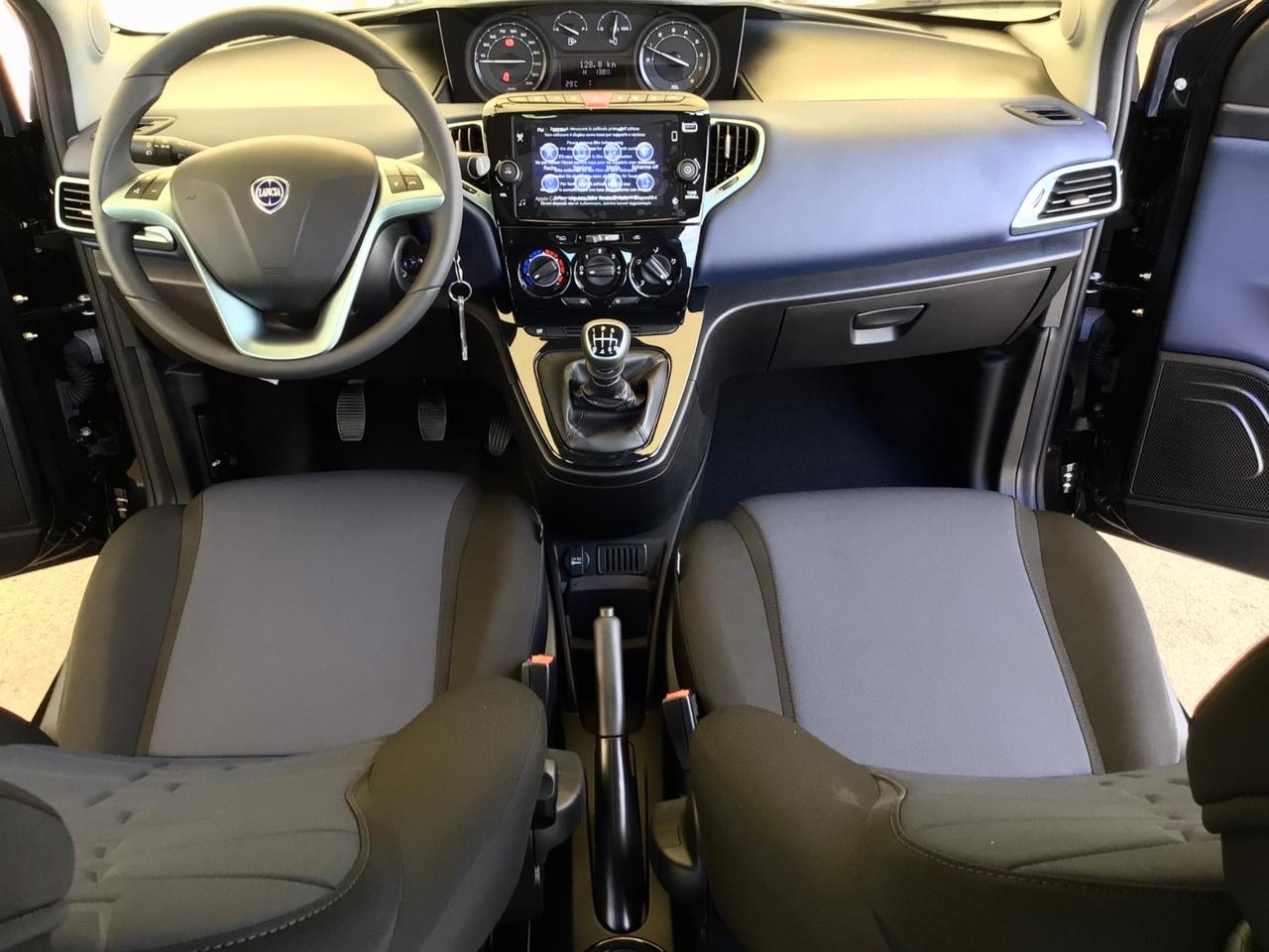 Lancia Ypsilon 1.0 FireFly 5 porte S&S Hybrid Platino