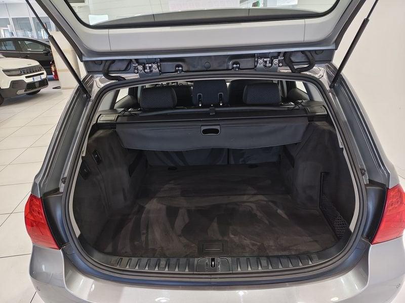 BMW Serie 3 320d CAT Touring xdrive Attiva*4x4*
