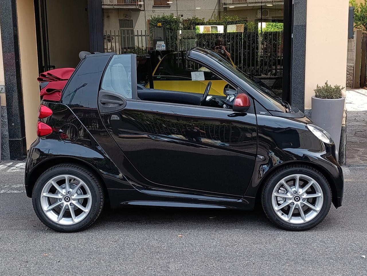 Smart ForTwo 1.0 71cv cabrio passion FL Capote Rossa