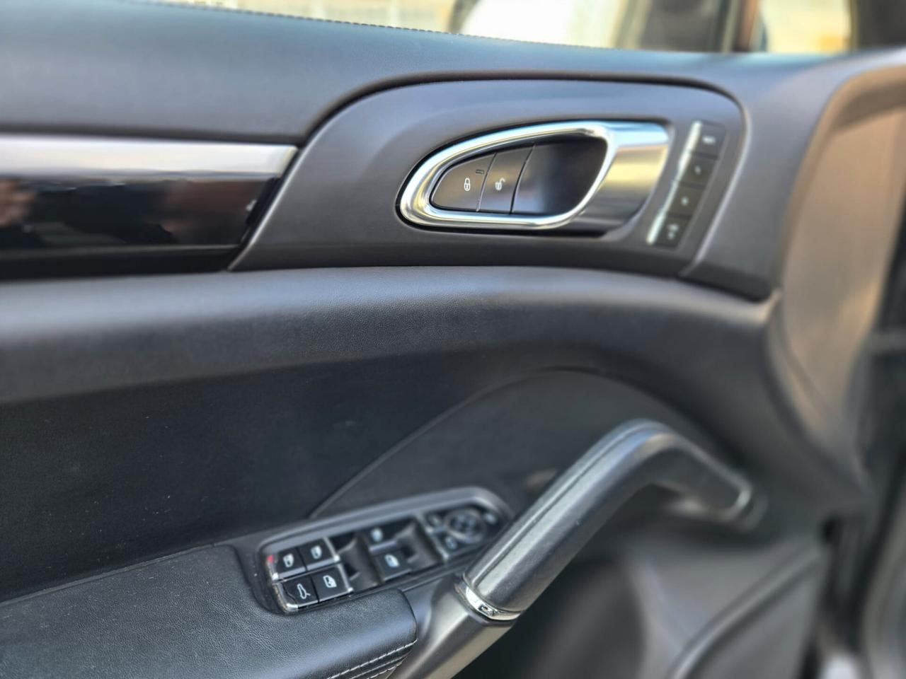 Porsche cayenne 3.0 V6 TDI platinum edition