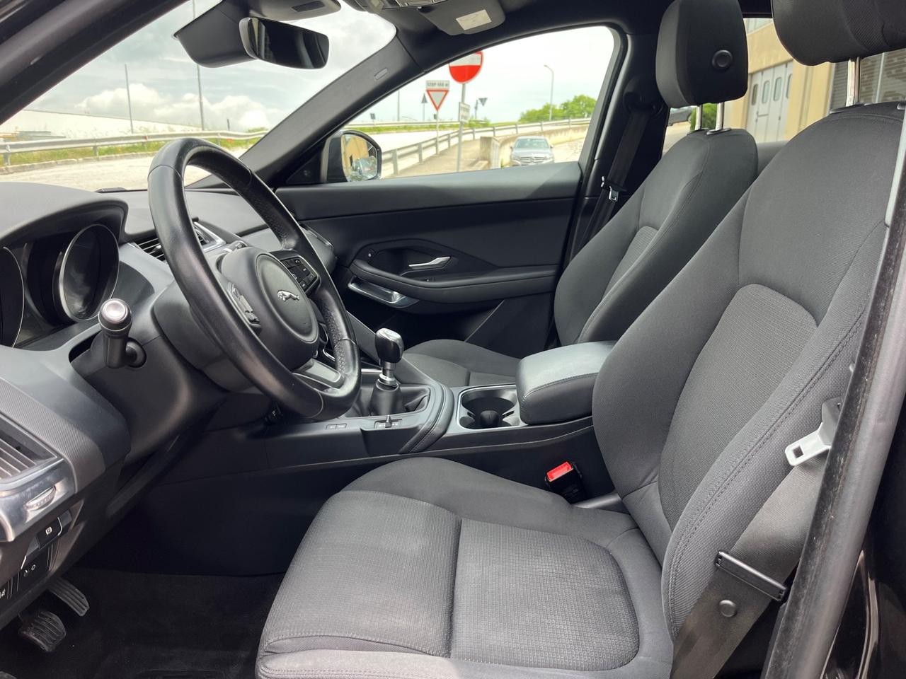 Jaguar E-Pace 2.0D 180 CV AWD R-Dynamic