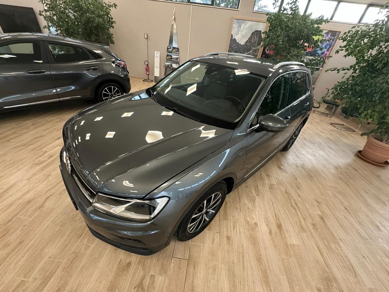 Volkswagen Tiguan 2.0 TDI SCR DSG Business BlueMotion Technology