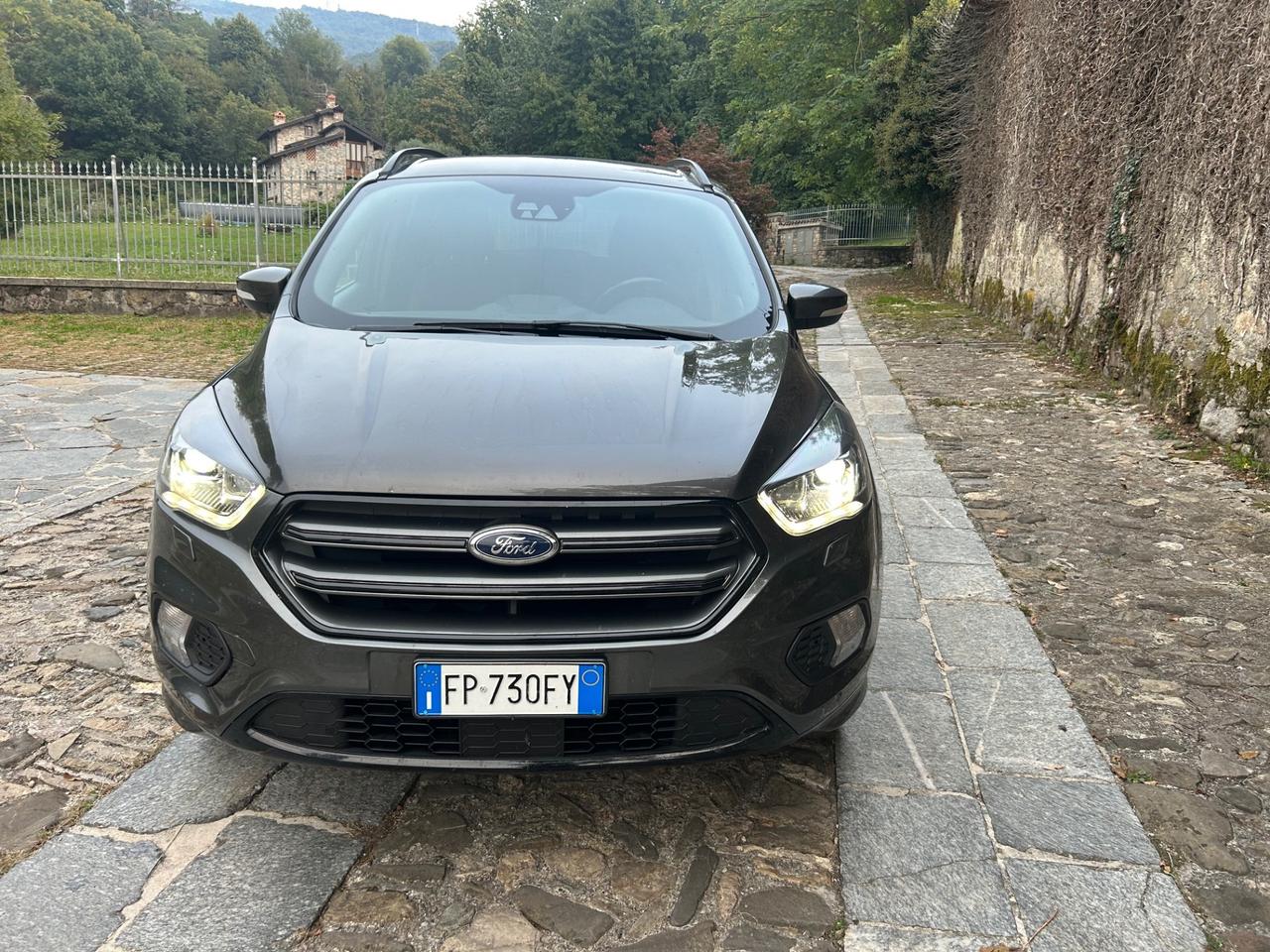 Ford Kuga 2.0 TDCI 180 CV 4WD Powershift ST-Line