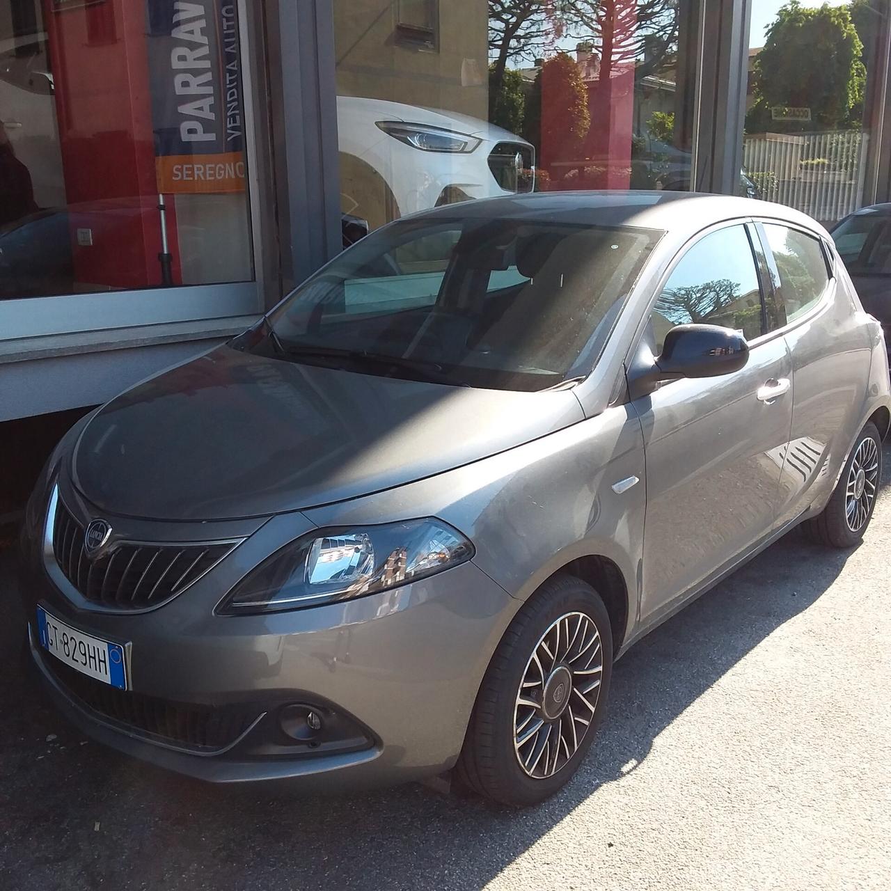 Lancia Ypsilon 1.0 FireFly 5 porte S&S Hybrid Platino