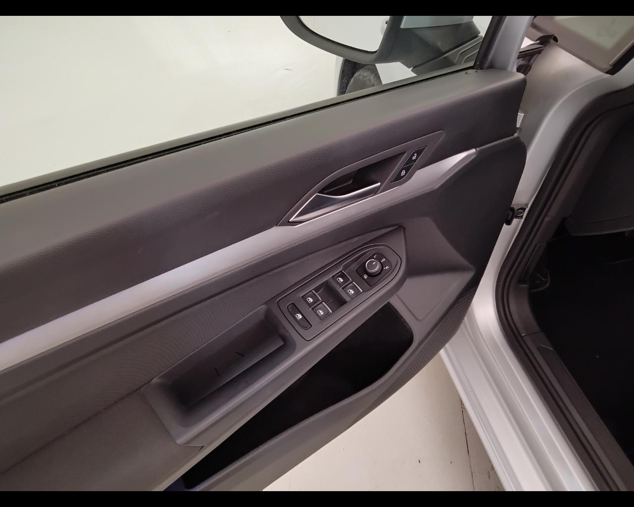 VOLKSWAGEN Golf VIII 2020 - Golf 1.0 etsi evo Life 110cv dsg