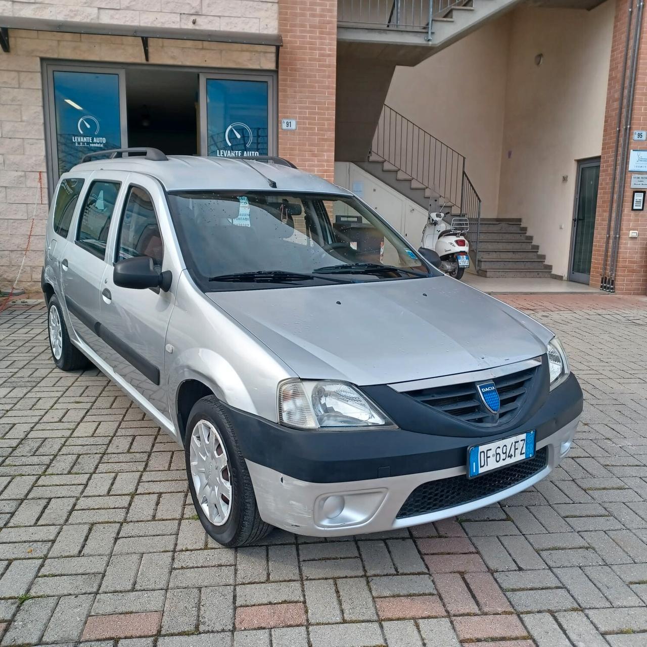 127.968 KM DACIA LOGAN 1.4 OTTIMA PER LAVORO E FAMIGLIA