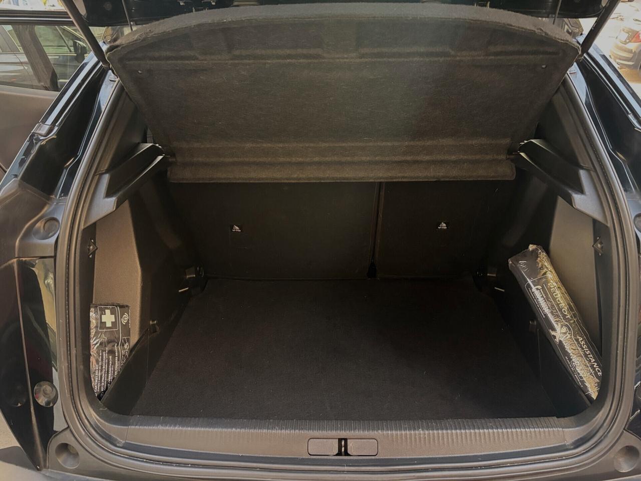 Peugeot 2008 NEW 130 CV EAT8 Allure-2022