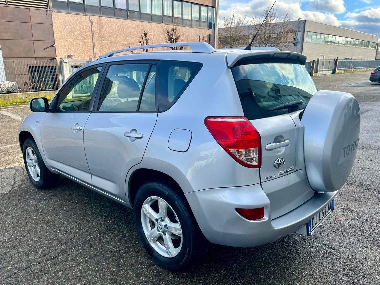 Toyota RAV4 2.2D-4D 155.000km 2007 4x4 perfetta