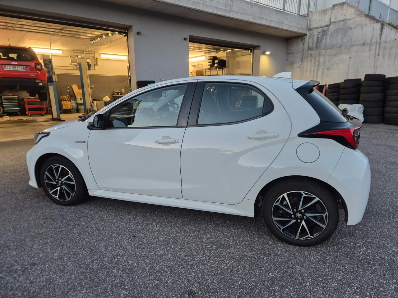 Toyota Yaris 1.5 Full Hybrid 5 porte Trend