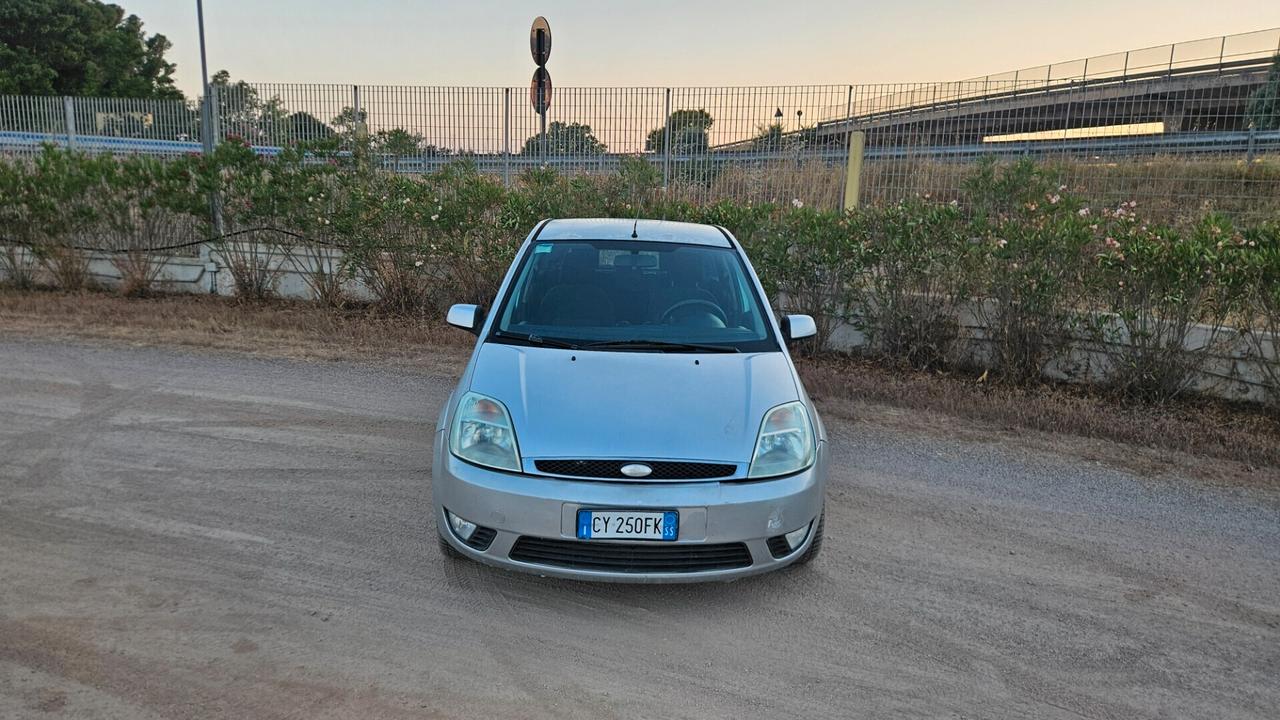 Ford Fiesta 1.2 16V 5P Ghia