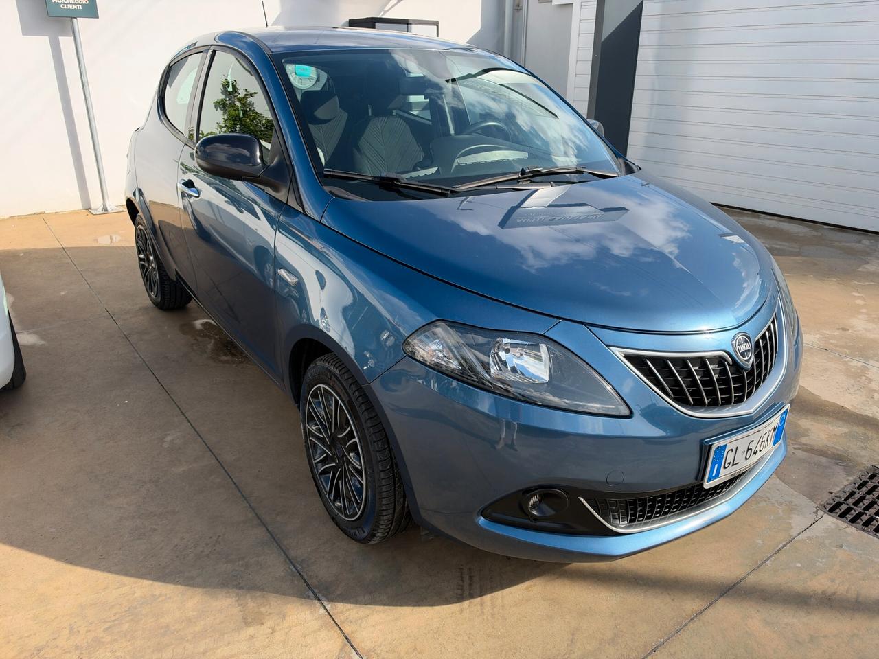 Lancia Ypsilon 1.0 FireFly 5 porte S&S Hybrid Gold