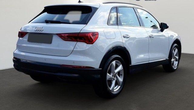 AUDI Q3 35 TDI S tronic Business Advanced