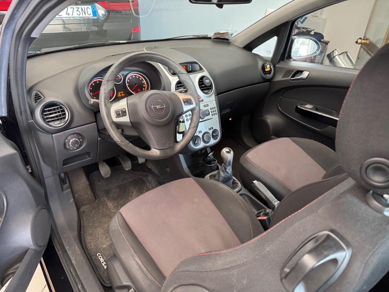 Opel Corsa 1.2 3 porte Sport
