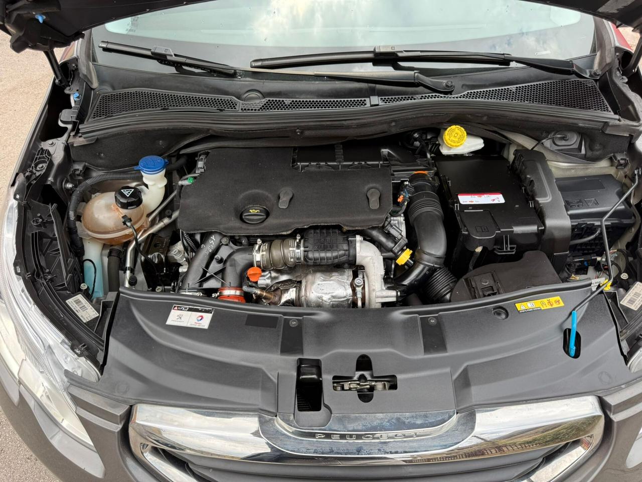 Peugeot 2008 1.6 e-HDi 92cv Urban Cross - 2014