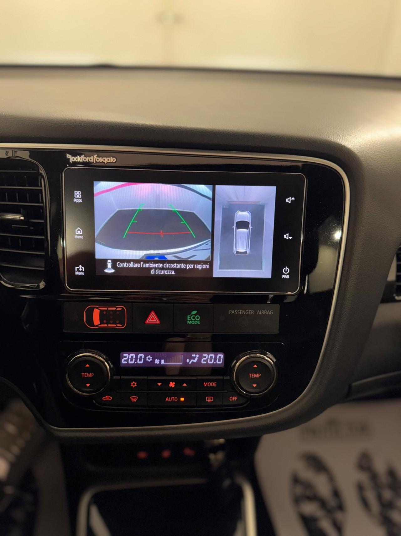 Mitsubishi Outlander 2.2 DI-D 4WD Instyle Plus SDA 7 posti