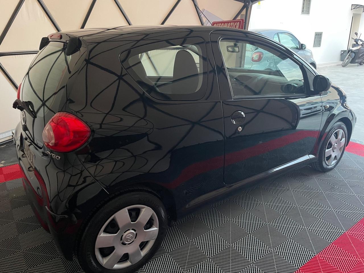 Toyota Aygo 1.0 12V VVT-i 3 porte Sol