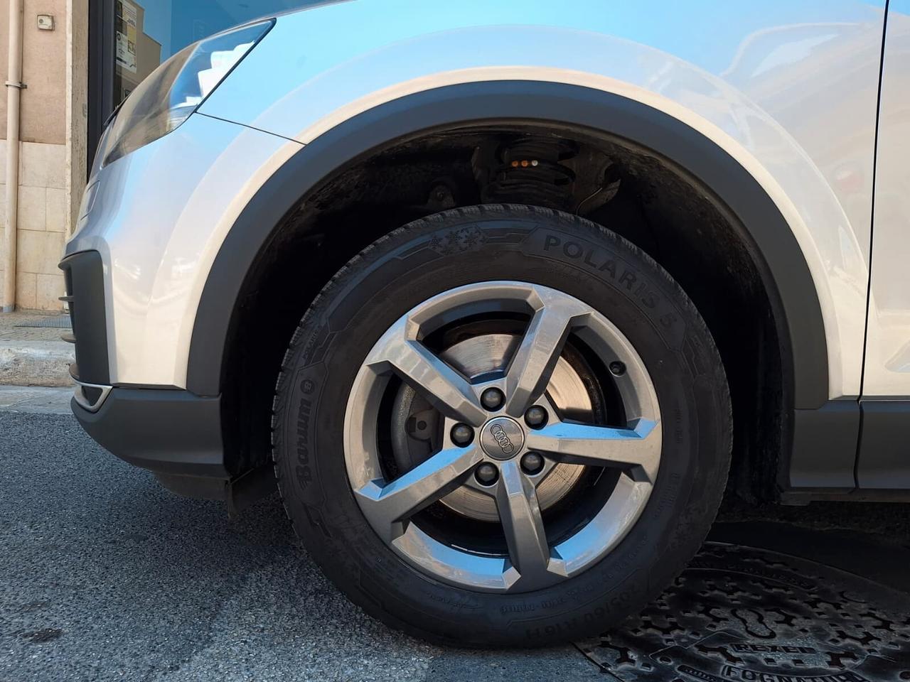 Audi Q2 30 TDI S tronic Identity Black