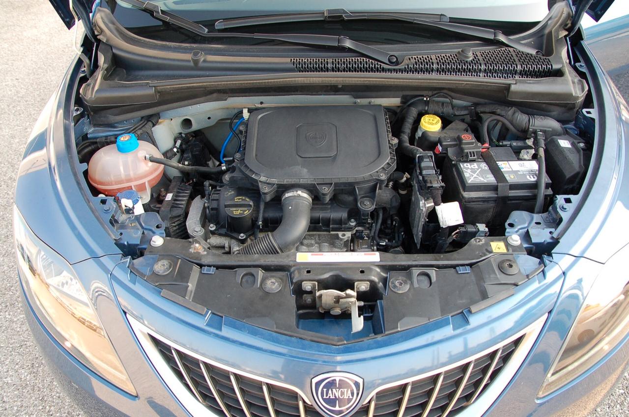 Lancia Ypsilon 1.0 FireFly 5 porte S&S Hybrid Gold Plus