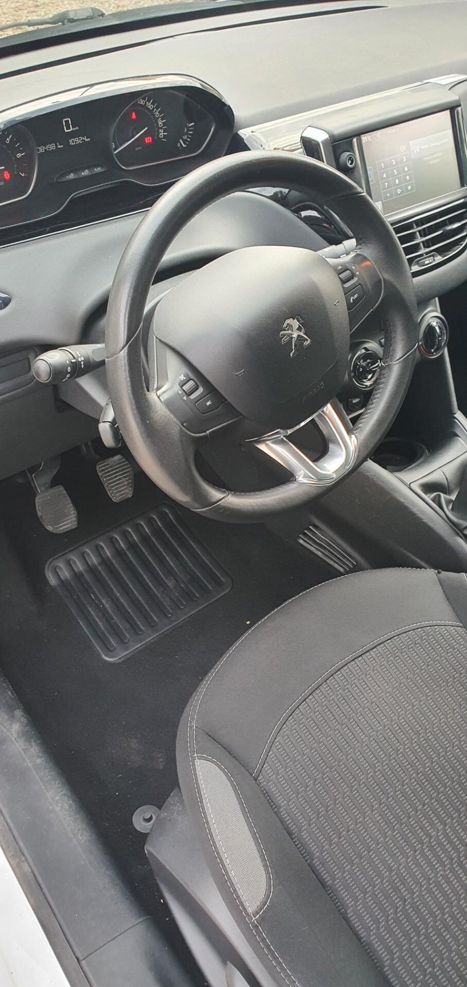 Peugeot 208 PureTech 82 5 porte Access