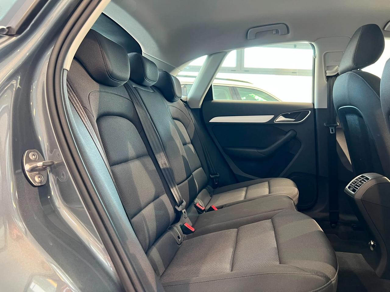 Audi Q3 2.0 TDI 150 CV Business