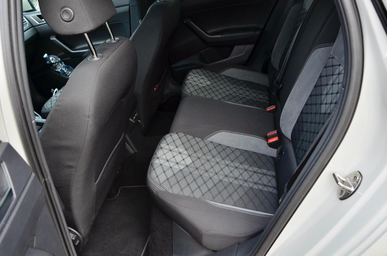 VOLKSWAGEN TAIGO 1.5 TSI R-LINE 150cv DSG, UNICOPROPRIETARIO, UFF ITALIANA, EURO 6D, TETTO, FARI FULL LED, APPLE ANDROID, PERMUTE